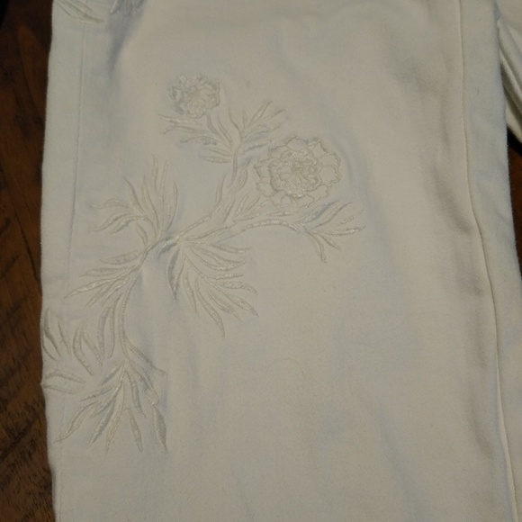 White House Black Market white jeans - Picture 5 of 6